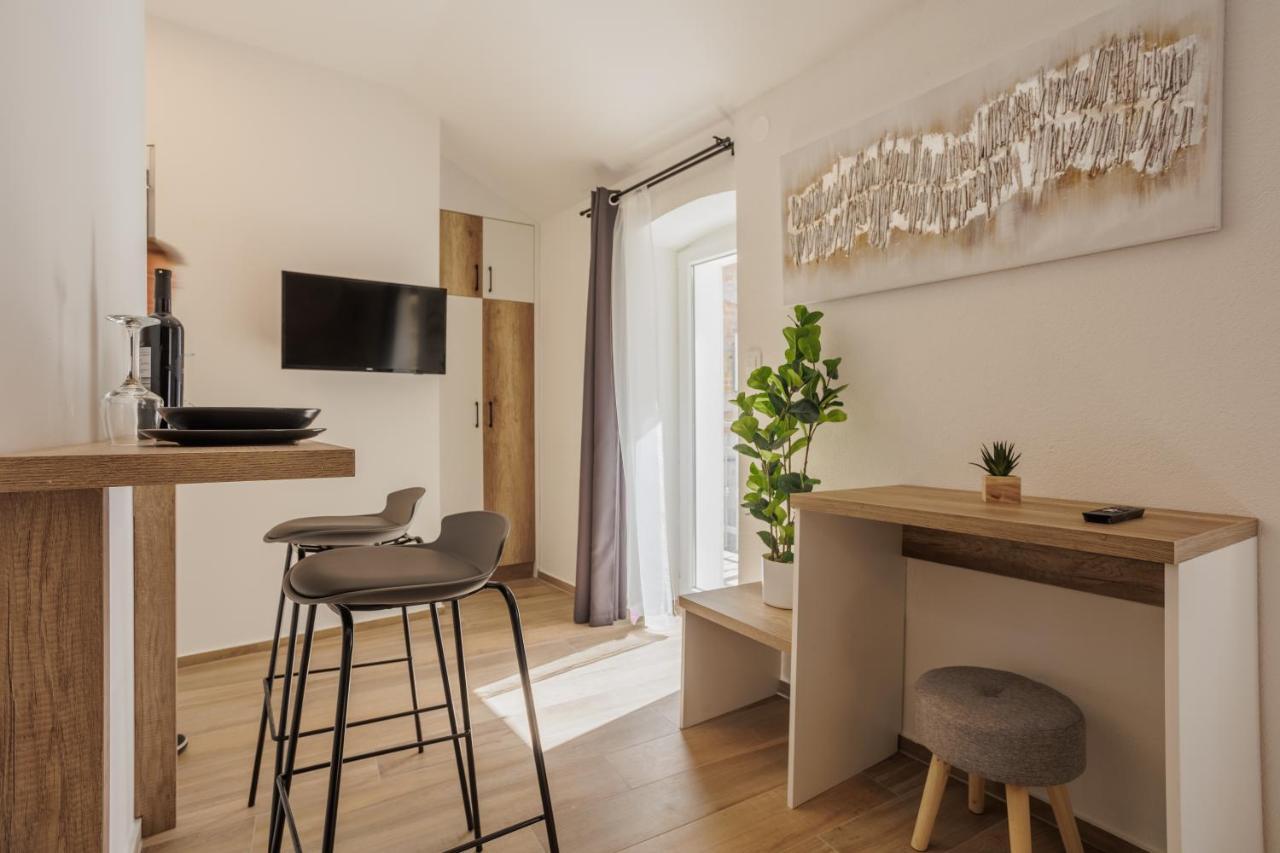 Apartments Piritus Split Exterior photo